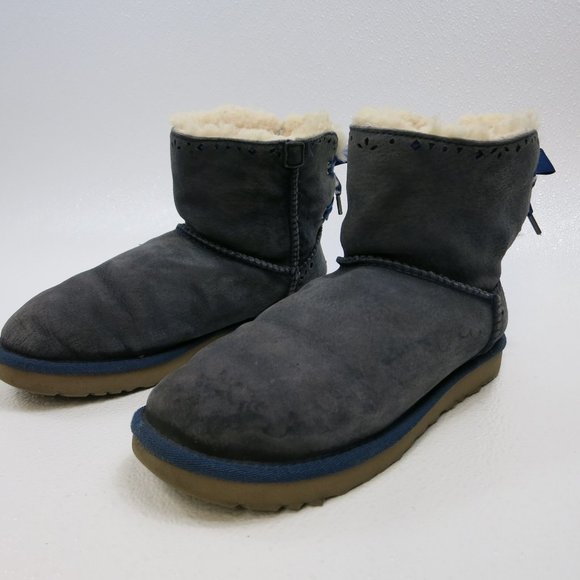 UGG Australia Dixi Flora Perf Classic Boots for Women Sz 8 - Picture 1 of 7